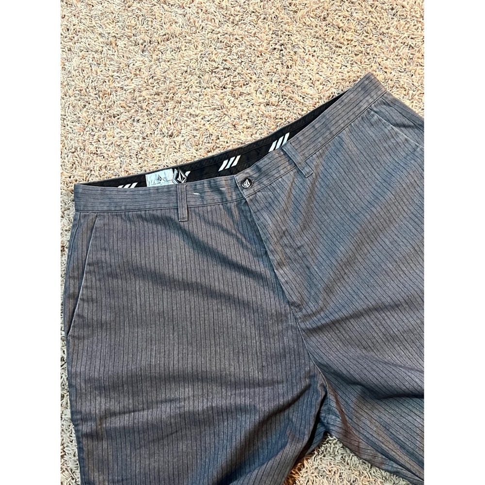 Volcom Stone Cargo Class Collection Men's Gray Pinstripe Shorts Size 40